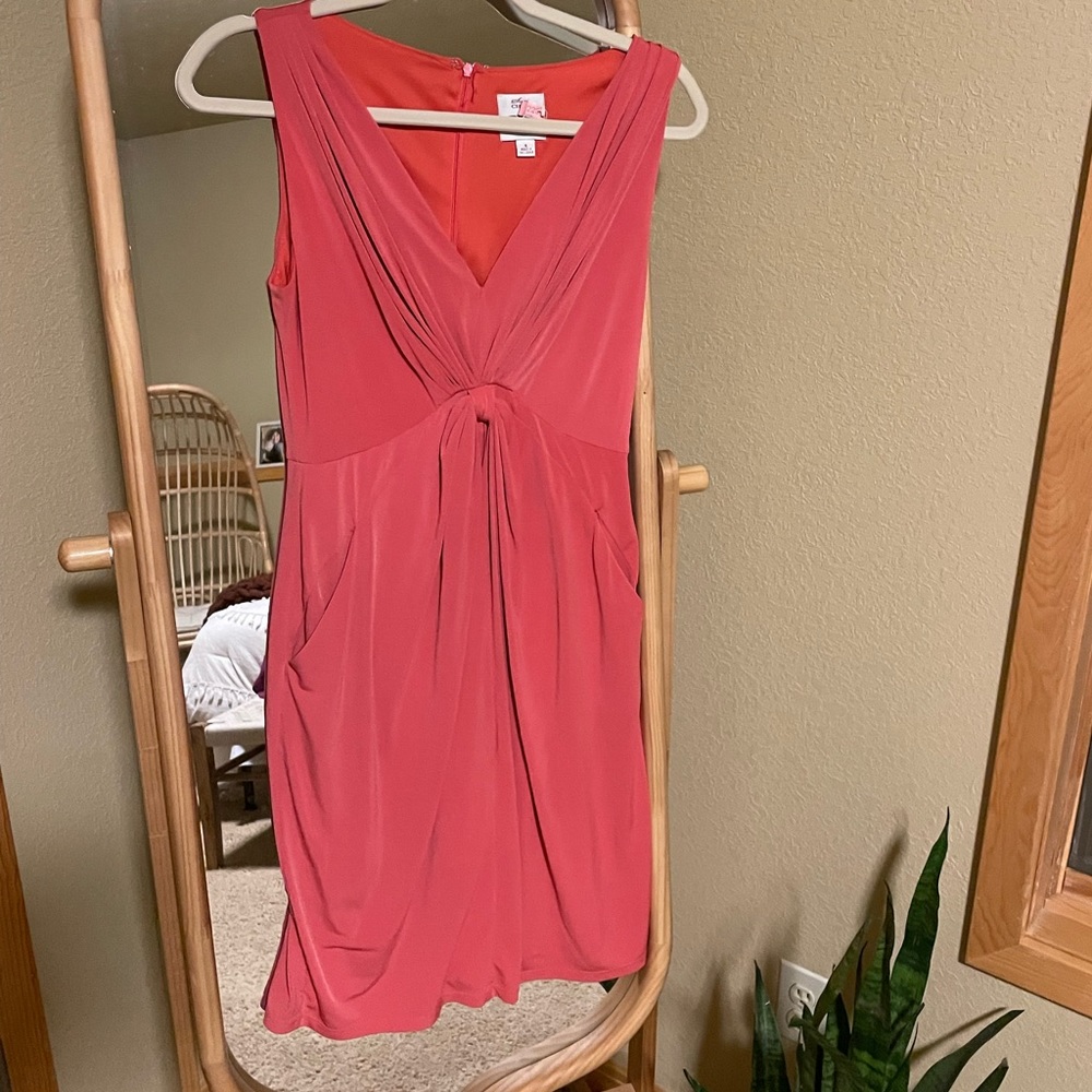 Stunning dress with pockets! Fits like a dream